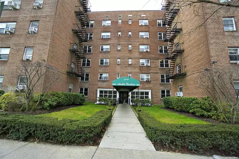 75-02 Austin St #3A, Forest Hills, NY 11375