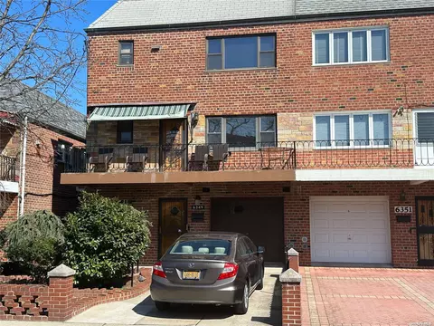 63-49 75 Pl, Middle Village, NY 11379