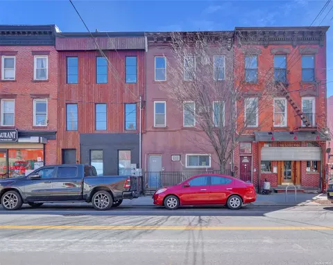 387 Van Brunt St, Brooklyn, NY 11231