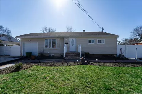 32 Van Buren St, Brentwood, NY 11717