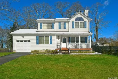213 Shinnecock Ave, Mastic, NY 11950