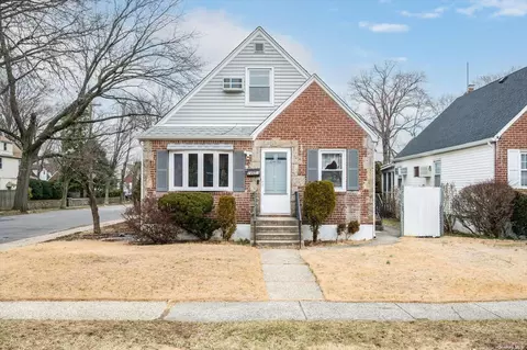 246-03 87th Ave, Bellerose, NY 11426