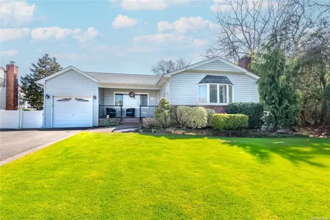801 Norman Dr, North Bellmore, NY 11710