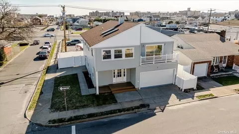 750 E Chester St, Long Beach, NY 11561