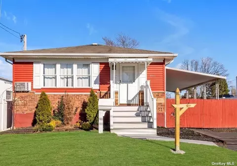 2291 Cedar St, Seaford, NY 11783