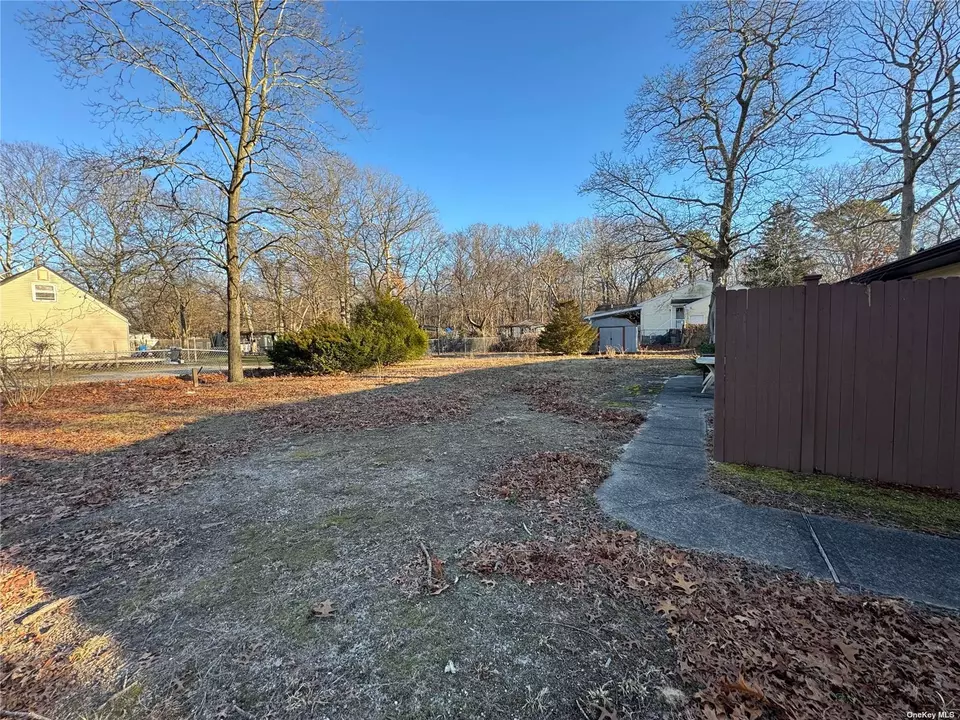 79 Homestead Dr, Coram, NY 11727 12 Photos Movoto