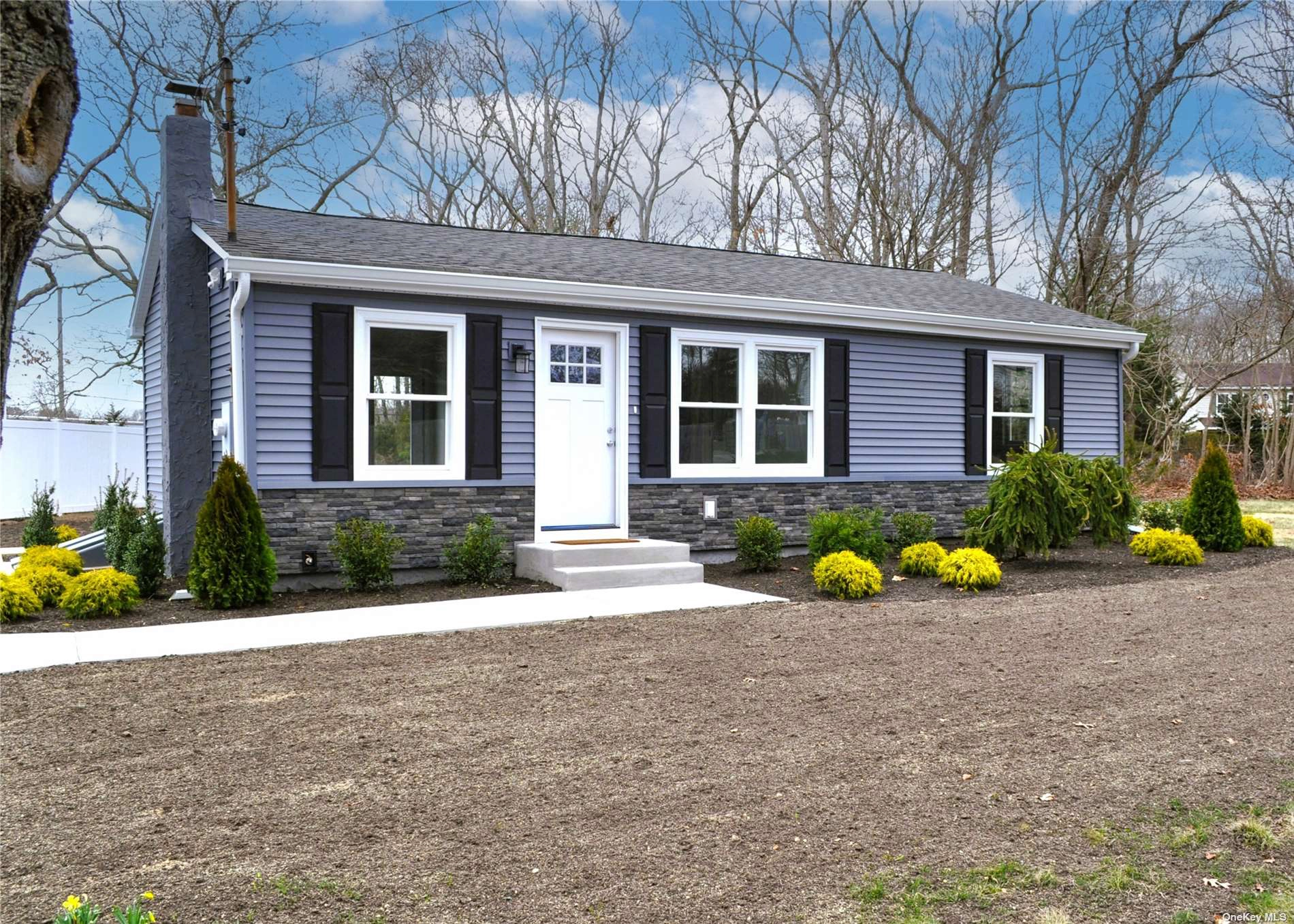 18 Wading Riv Rd  