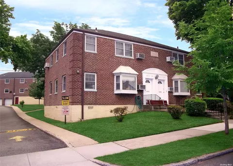 251-04 58th Ave #LOWER, Little Neck, NY 11362