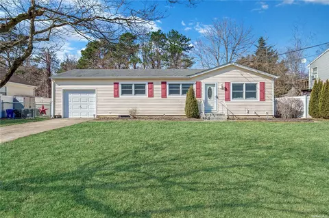 334 Tyler Ave, Miller Place, NY 11764