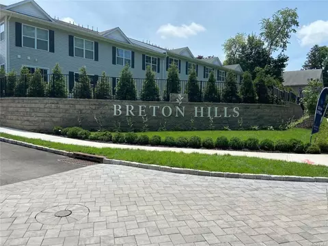 106 Breton Way #106, Glen Cove, NY 11542