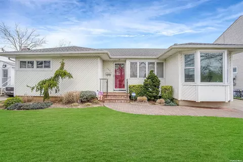 455 Cedar Ln, East Meadow, NY 11554
