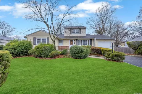 140 Hammond Rd, Centereach, NY 11720