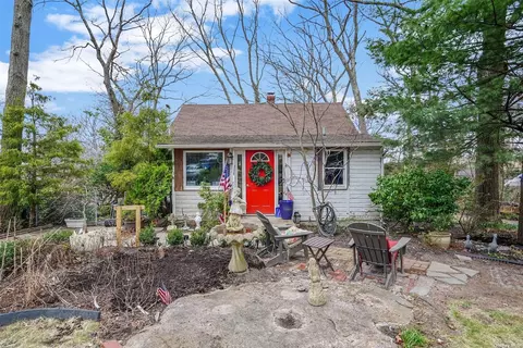 22 Williston Rd, Sound Beach, NY 11789