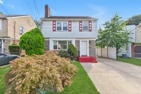 12 Bernhard St, Hempstead, NY 11550