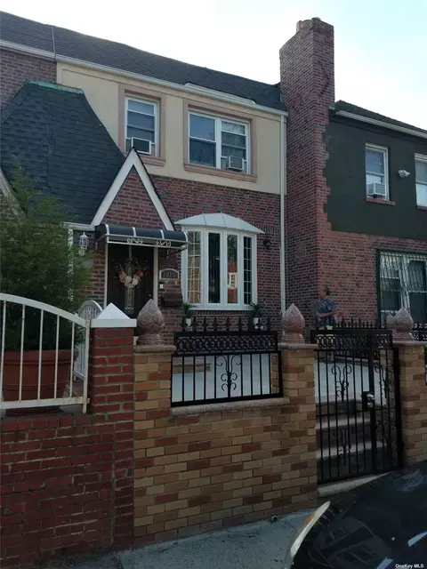 30-16 88th St, East Elmhurst, NY 11369