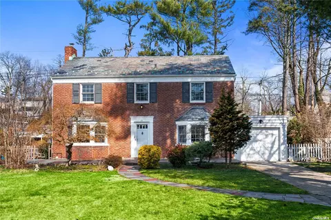 73 Old Mill Rd, Manhasset, NY 11030