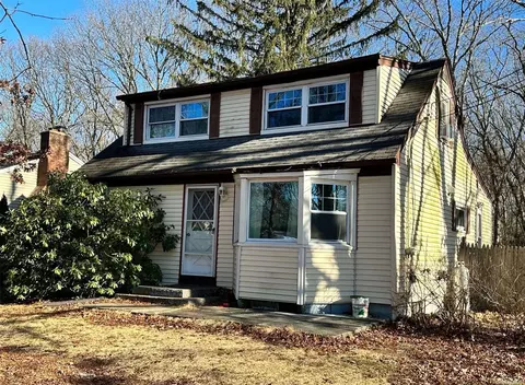 219 Tyler Ave, Miller Place, NY 11764