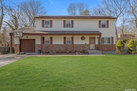266 Avenue C, Ronkonkoma, NY 11779