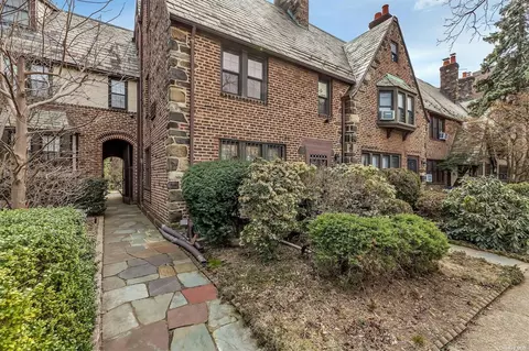 111-12 75th Rd, Forest Hills, NY 11375