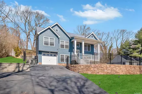 331 Locust Dr, Rocky Point, NY 11778