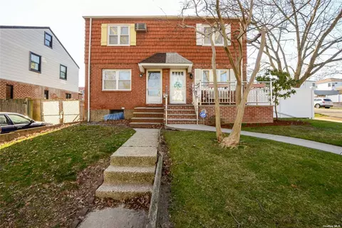 56-02 207 St, Bayside, NY 11364