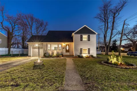 906 Hastings St, Baldwin, NY 11510