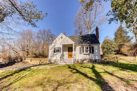 1163 N Country Rd, Stony Brook, NY 11790