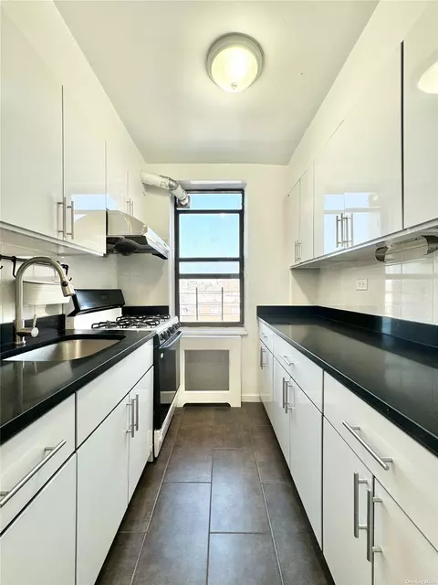84-19 51st Ave #4J, Elmhurst, NY 11373