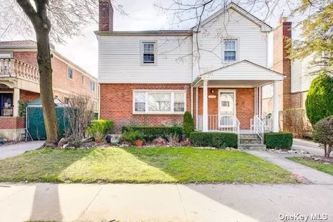76-50 168th St, Flushing, NY 11366