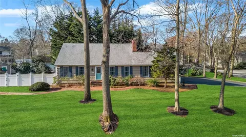2 Mayflower Dr, Port Jefferson, NY 11777