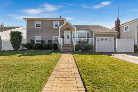 3554 Wadena St, Seaford, NY 11783