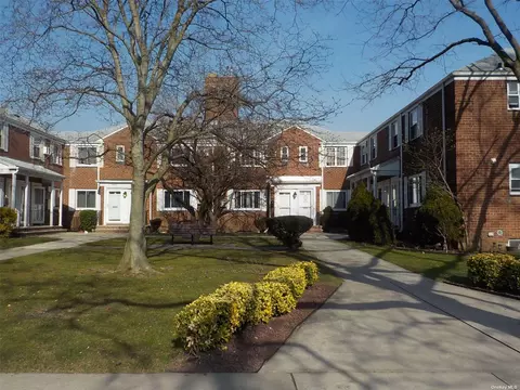 76-35 Commowealth Blvd #C-2, Bellerose, NY 11426