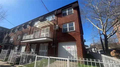 40-02 147th St, Flushing, NY 11354