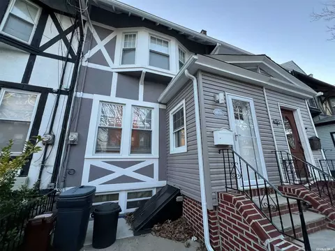 86-36 76th St, Woodhaven, NY 11421