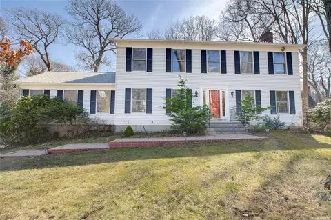 118 Christian Ave, Stony Brook, NY 11790