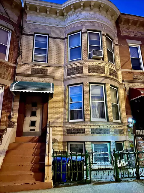 60-77 Putnam Ave, Ridgewood, NY 11385