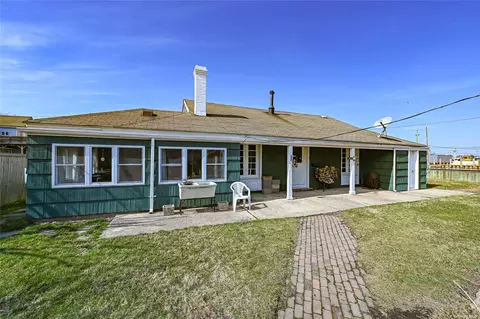 111 Ocean Ave, Bay Shore, NY 11706