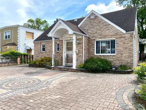 22 Cedar St, Elmont, NY 11003