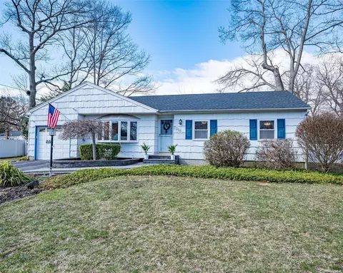2318 Pond Rd, Ronkonkoma, NY 11779