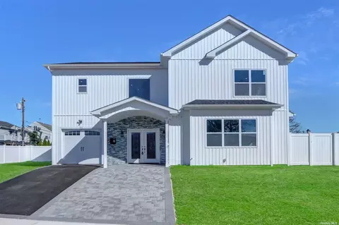 151 Ranch Ln, Levittown, NY 11756