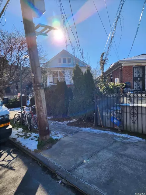 102-30 Alstyne Ave, Corona, NY 11368