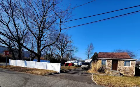 Undisclosed, Lindenhurst, NY 11757