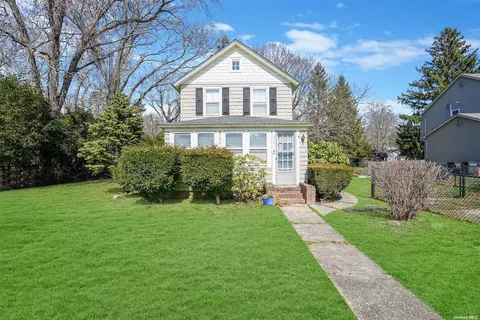 3367 Union Blvd, East Islip, NY 11730