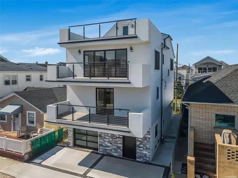 83 Wyoming Ave, Long Beach, NY 11561