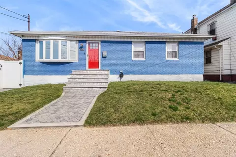 137-39 Carson St, Laurelton, NY 11413