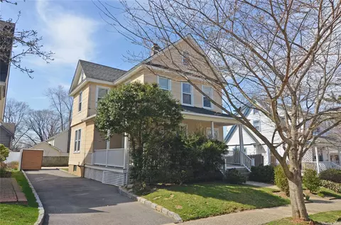 28 Herbert Ave, Port Washington, NY 11050