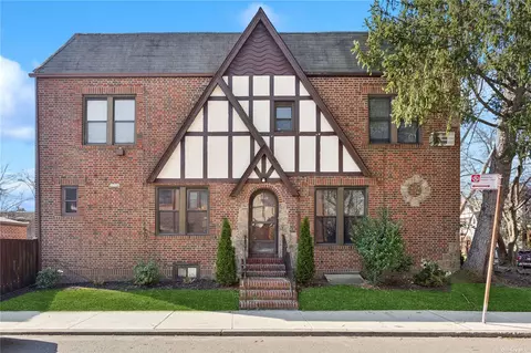 68-10 Ingram St, Forest Hills, NY 11375