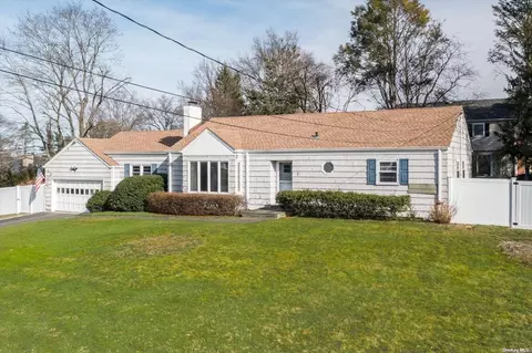 1 Bower Pl, Huntington, NY 11743