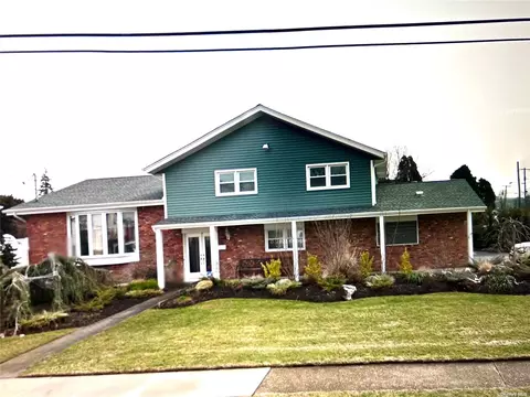 50 White Cove Walk Walk, Massapequa Park, NY 11762
