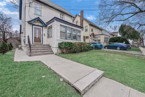 100-15 205th Pl, Jamaica, NY 11423